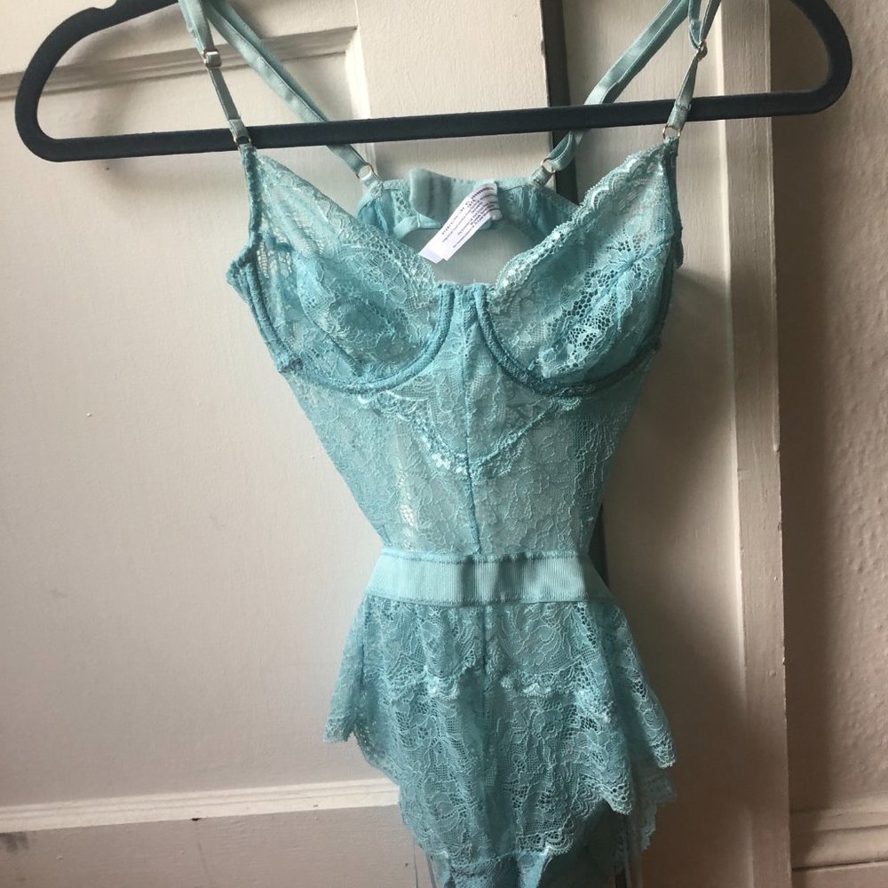 Ann Summers lace bodysuit small - Picture 3 of 7